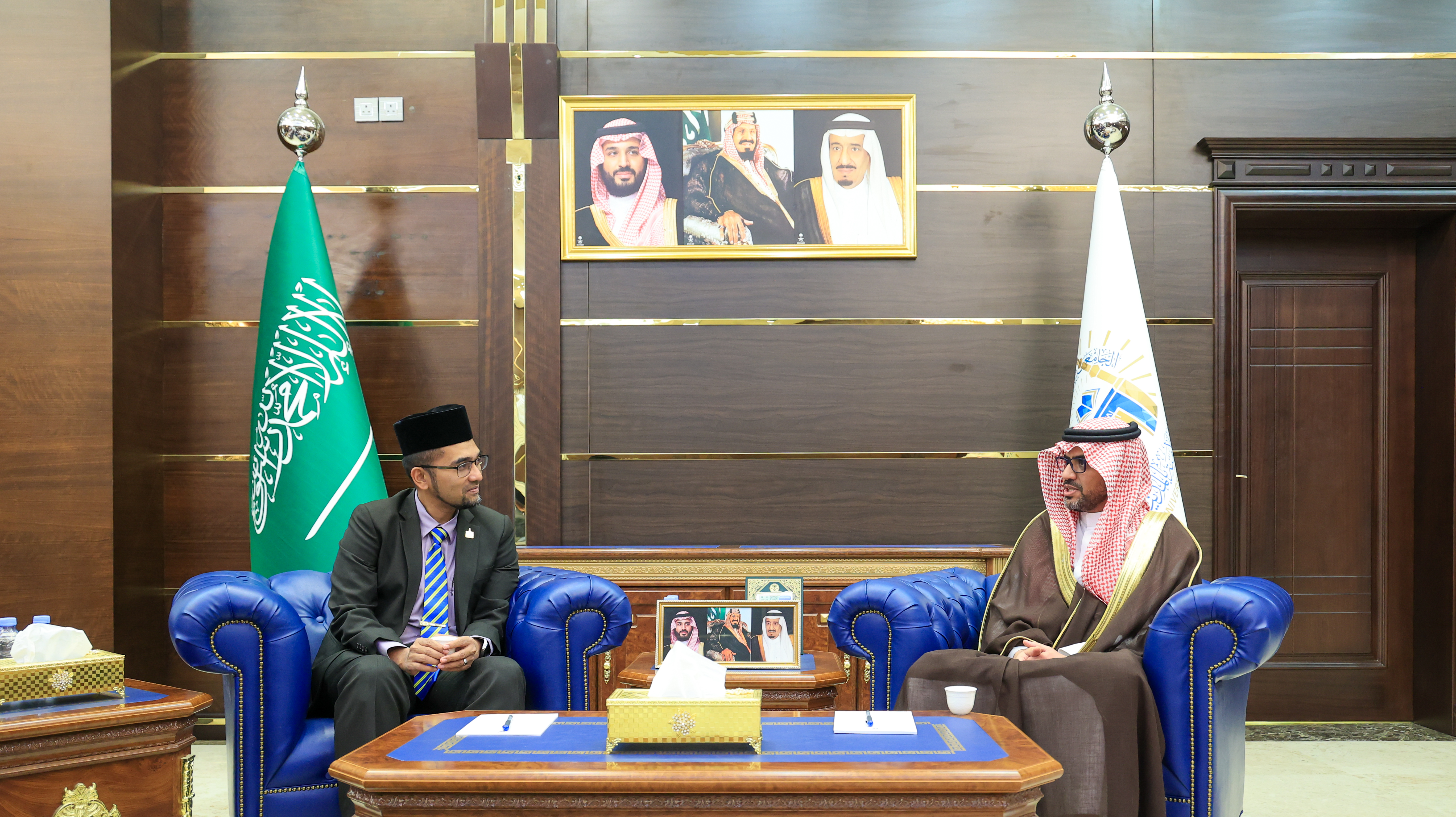  رئيس الجامعة الإسلامية يستقبل وفدًا أكاديميًا من دولة ماليزيا